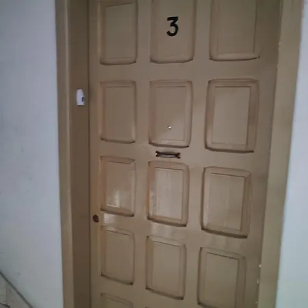 דירה Lilly's Sea View, Beachfront *