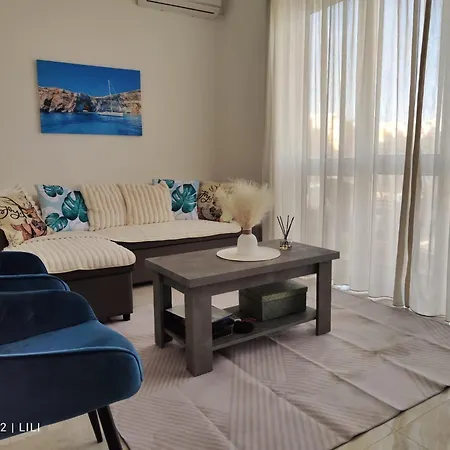 דירה Lilly's Sea View, Beachfront Marsalforn