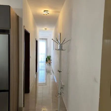Apartment Lilly's Sea View, Beachfront Marsalforn