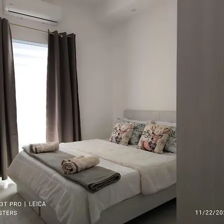 דירה Lilly's Sea View, Beachfront Marsalforn