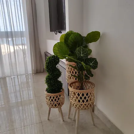 Apartamento Lilly's Sea View, Beachfront Marsalforn